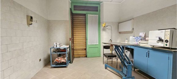 106m² Commercial property in Turin, Italy No. 158538 7