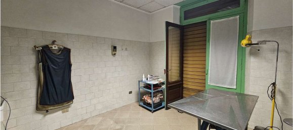 106m² Commercial property in Turin, Italy No. 158538 19