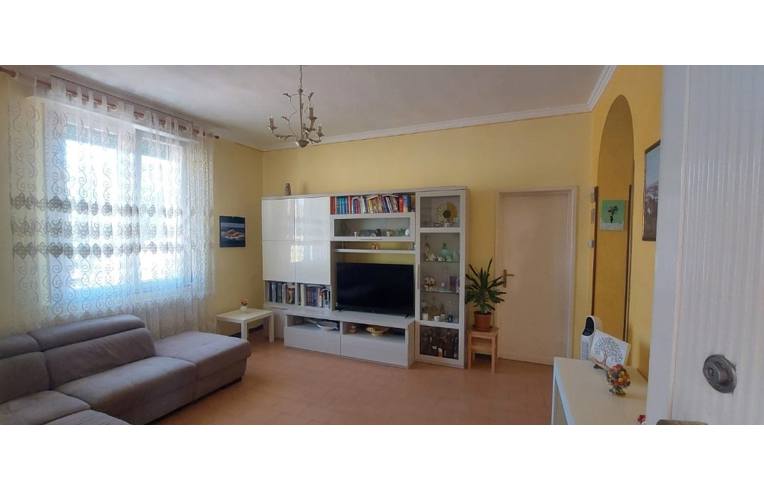 5 rooms Apartment in Pescia, Italy No. 345613