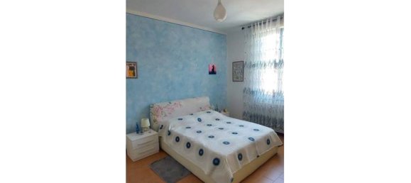 5 rooms Apartment in Pescia, Italy No. 345613 2