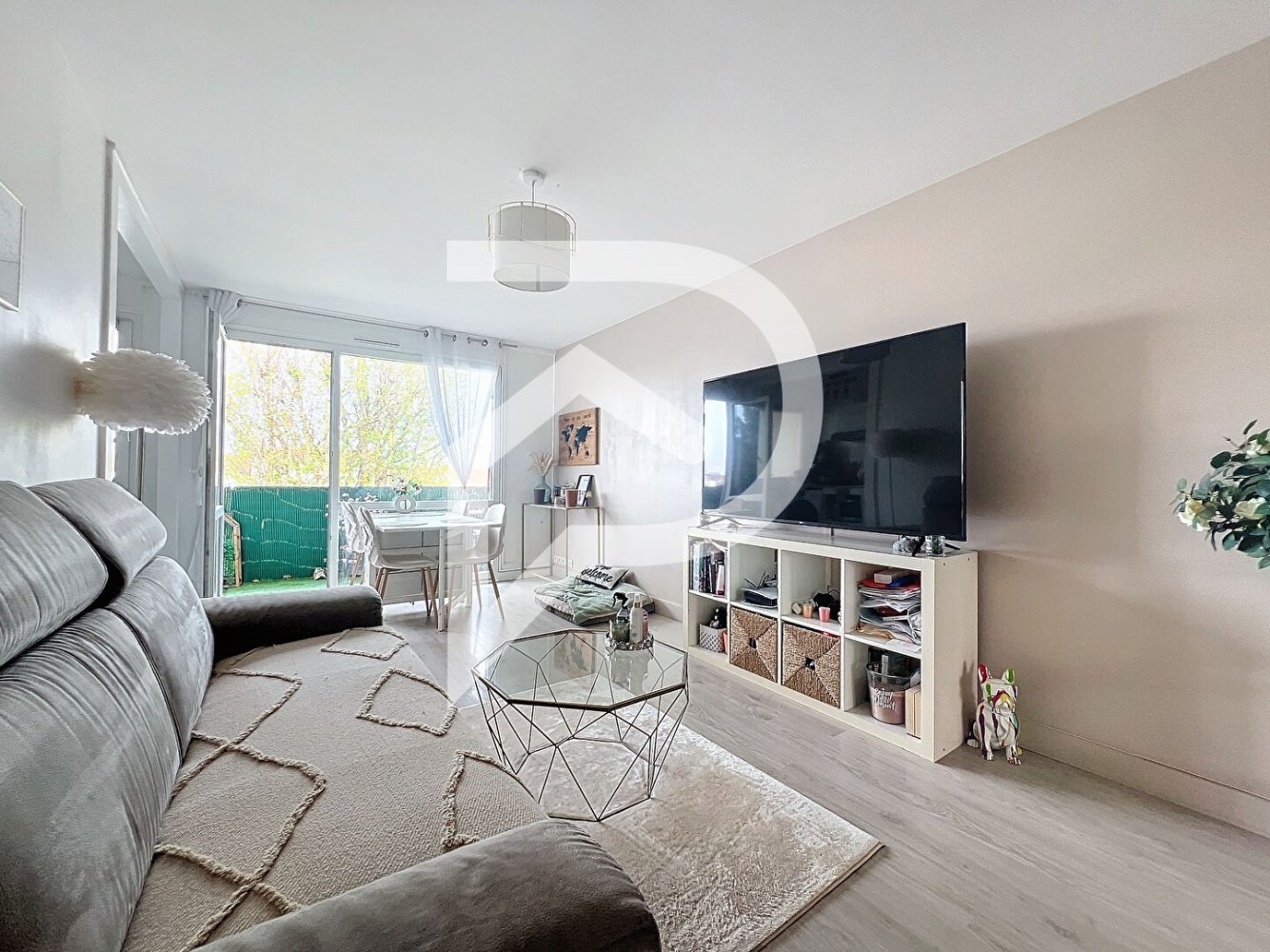 Studio in Chennevieres-sur-Marne, France No. 169670