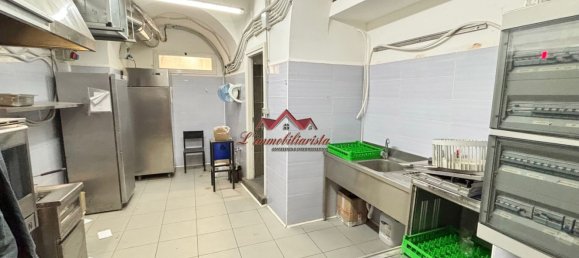  عقار تجاري في Bari, Italy 200متر مربع رقم 35429 12