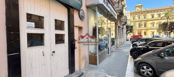  عقار تجاري في Bari, Italy 200متر مربع رقم 35429 3