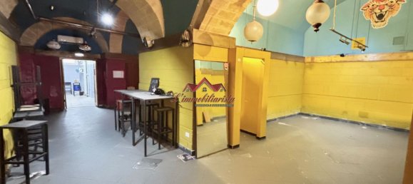  عقار تجاري في Bari, Italy 200متر مربع رقم 35429 6