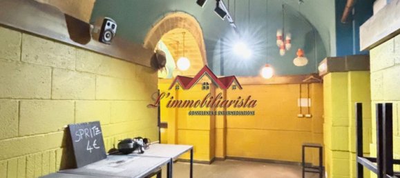  عقار تجاري في Bari, Italy 200متر مربع رقم 35429 11