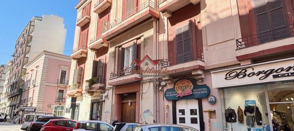  عقار تجاري في Bari, Italy 200متر مربع رقم 35429 15