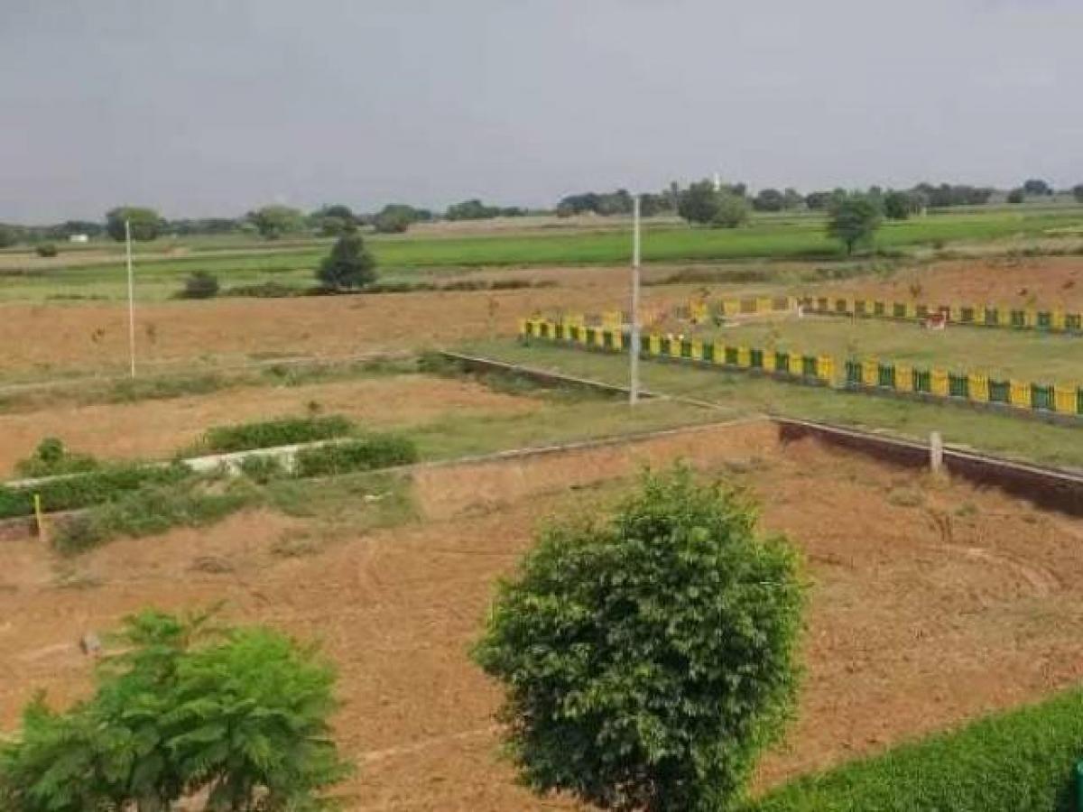  Land in Noida, India No. 65635