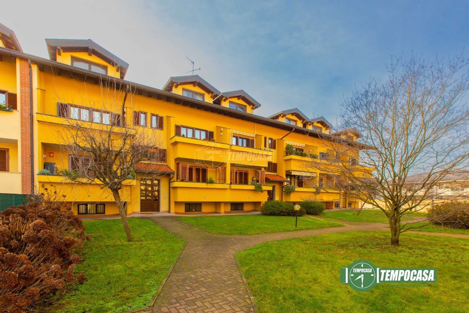 3 rooms Duplex in Vanzaghello, Italy No. 152330