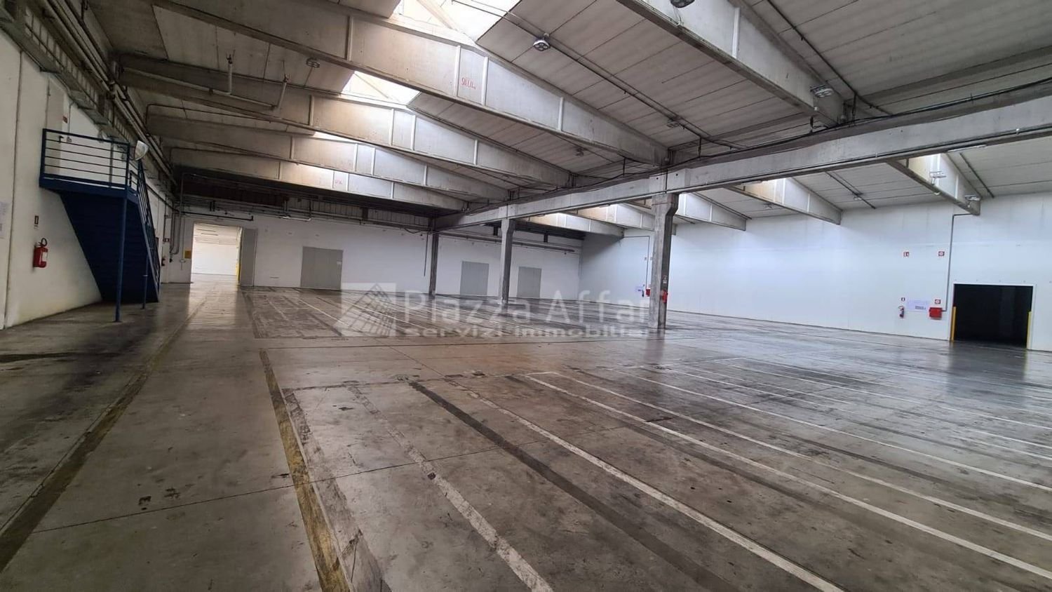 11799m² Warehouse in Reggio Emilia, Italy No. 16263