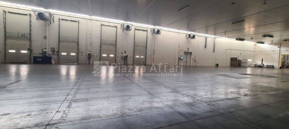 11799m² Warehouse in Reggio Emilia, Italy No. 16263 2