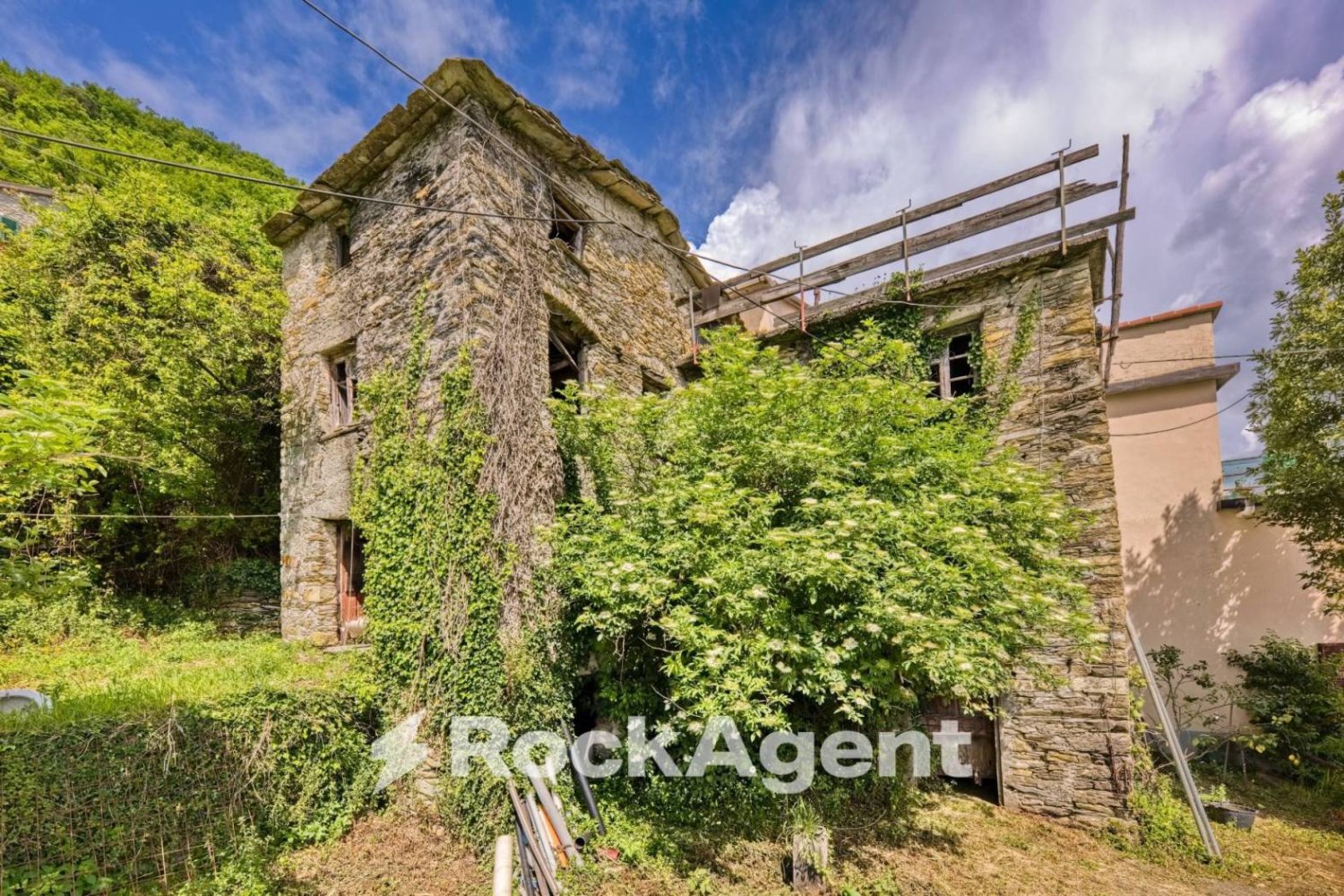 2 غرف نوم فيلا في San Colombano Certenoli, Italy رقم 311398