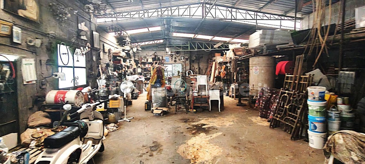 207m² Warehouse in Camaiore, Italy No. 278169