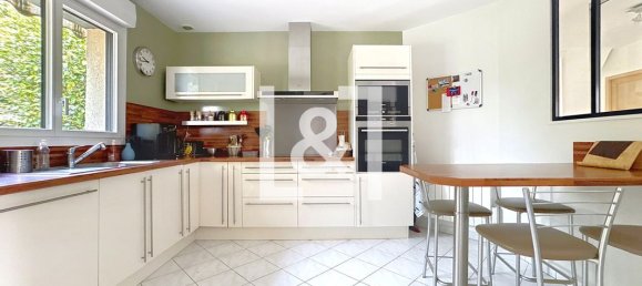 5 chambres Maison à Franqueville-Saint-Pierre, France No. 359432 3