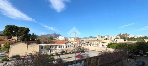 3 bedrooms Apartment in Palermo, Italy No. 169243 8