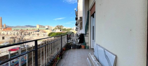 3 bedrooms Apartment in Palermo, Italy No. 169243 9