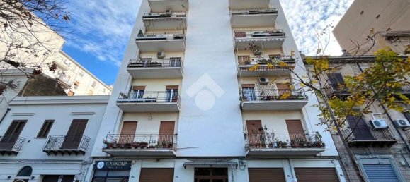 3 bedrooms Apartment in Palermo, Italy No. 169243 2