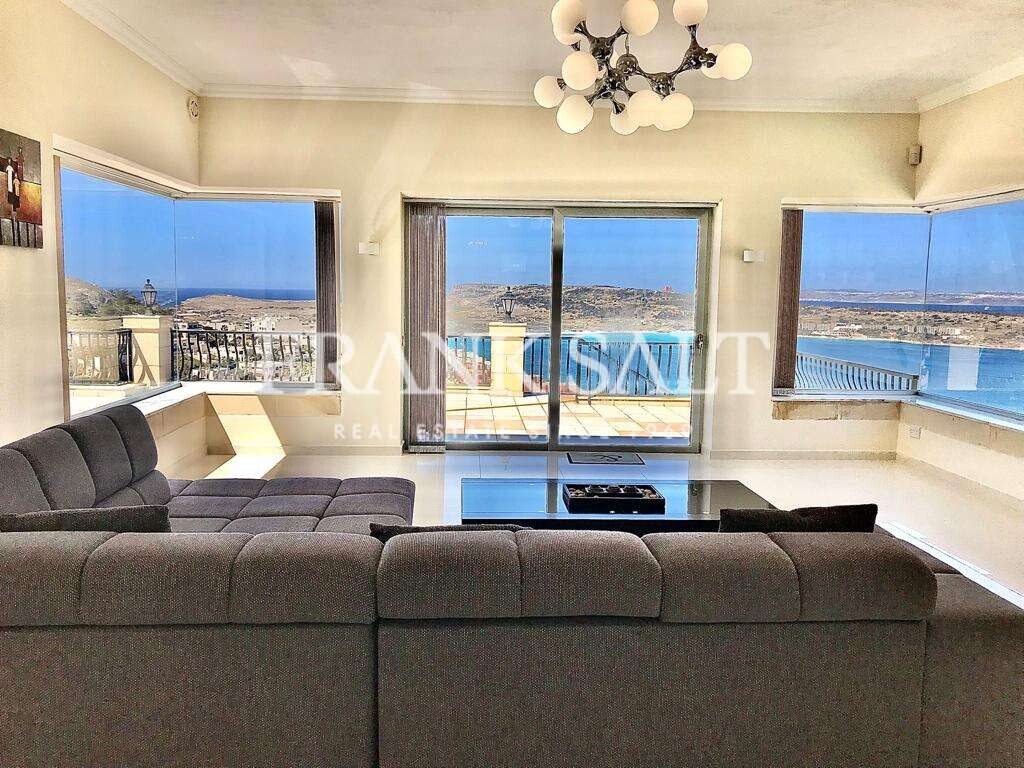 4 bedrooms Bungalow in Mellieha, Malta No. 10665