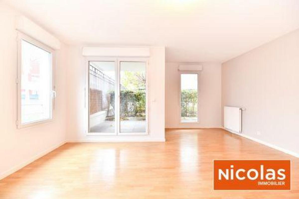 Studio in Massy, France No. 33432