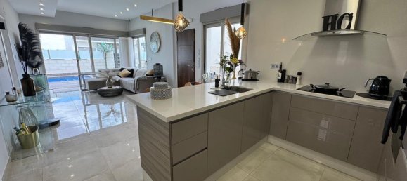 3 bedrooms Villa in Alicante, Spain No. 177097 2