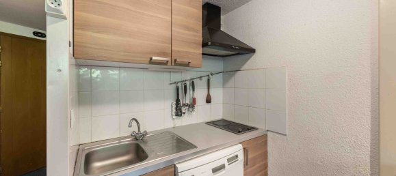 2 bedrooms Apartment in Les Belleville, France No. 1161 3