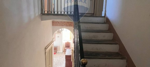 Casa de 7 habitaciónes en Casalciprano, Italy No. 83069 17