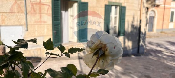 Casa de 7 habitaciónes en Casalciprano, Italy No. 83069 29