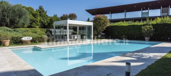 3 Schlafzimmer Villa in Florence, Italy, Nr. 375164 2