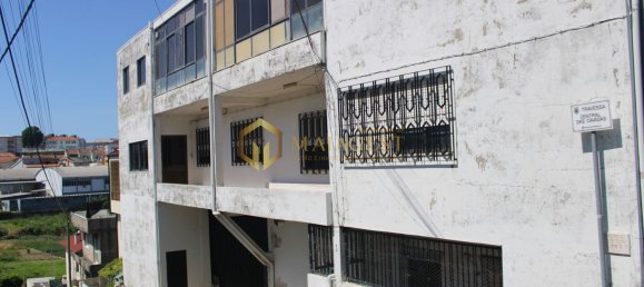 Bâtiment à Sao Mamede de Infesta, Portugal 1100m² No. 14730 7