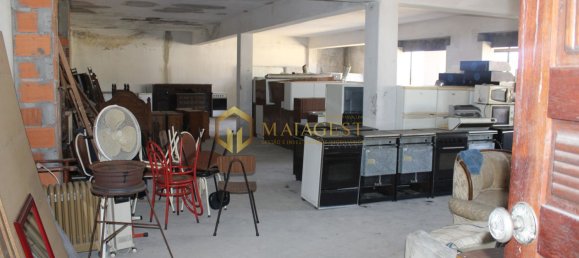 Bâtiment à Sao Mamede de Infesta, Portugal 1100m² No. 14730 38