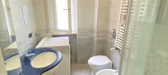 3-salle Appartement à Pioltello, Italy No. 43955 44