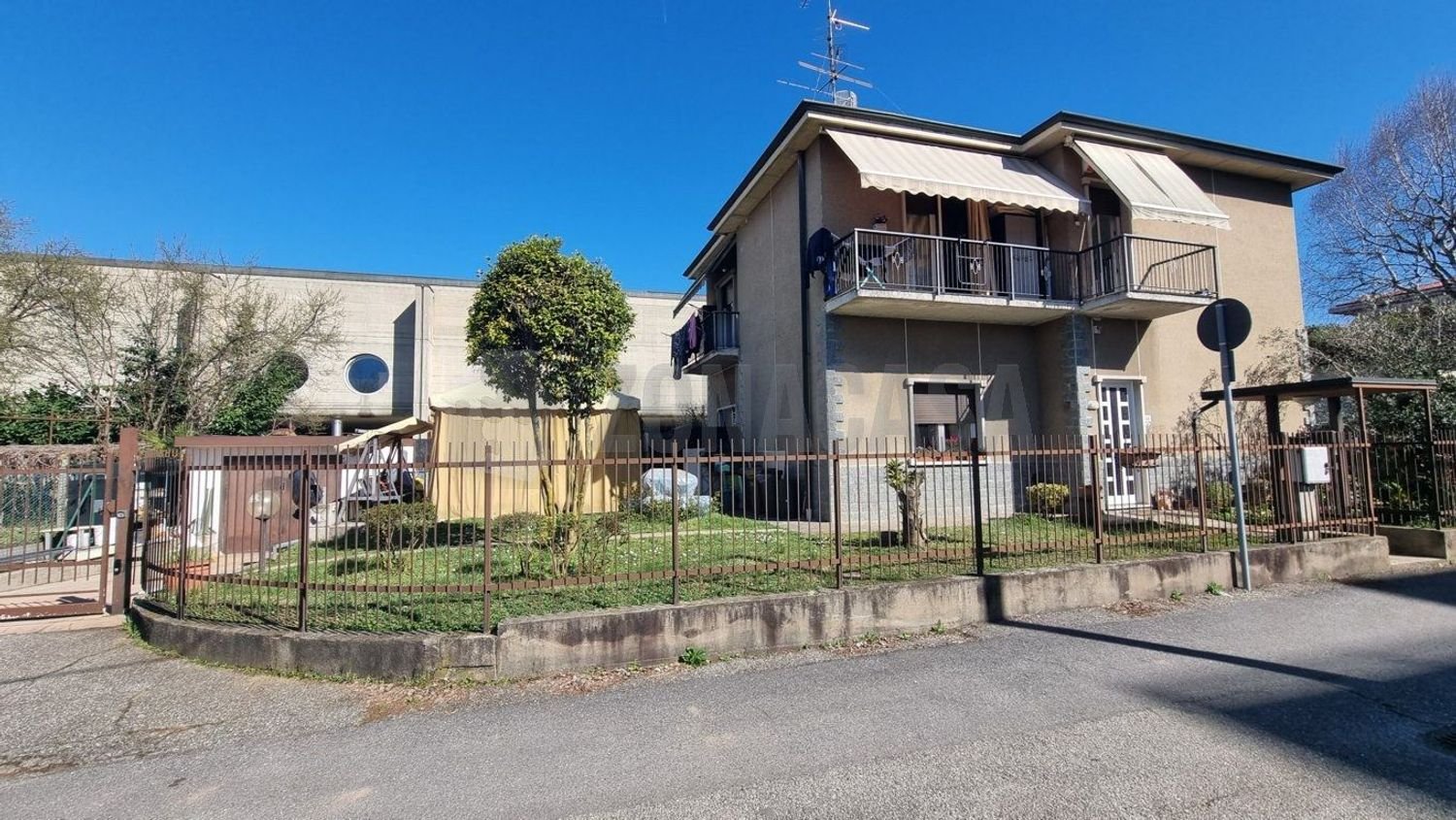 3 rooms Apartment in Gallarate, Italy No. 75248