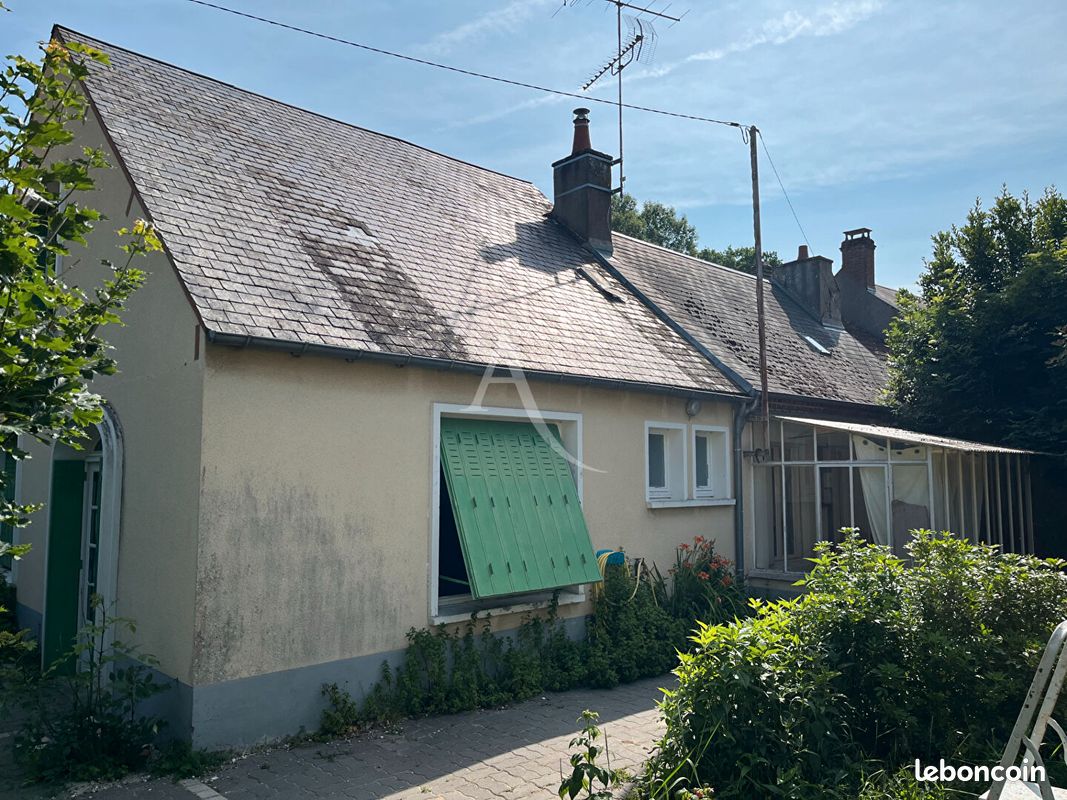 3 bedrooms House in Checy, France No. 51128