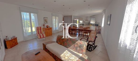 Villa de 4 dormitorios en Barjac, France No. 279184 7