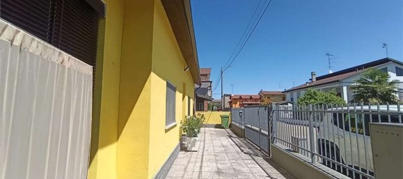 4-Zimmer Haus in Robbio, Italy, Nr. 332712 3