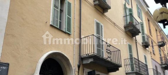 4 bedrooms Apartment in Biella, Italy No. 228377 2