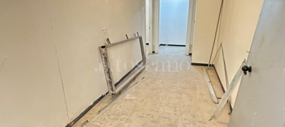 3 rooms Warehouse in Genoa, Italy No. 166079 2