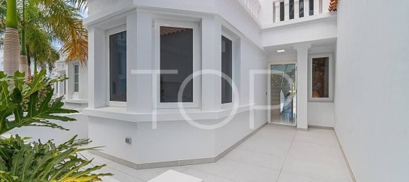 3 bedrooms Townhouse in Adeje, Spain No. 125146 3