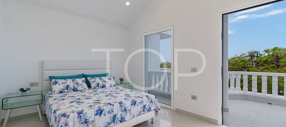 3 bedrooms Townhouse in Adeje, Spain No. 125146 10