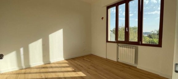 2 rooms Apartment in Florence, Italy No. 291028 6