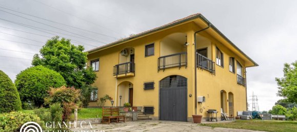 4 bedrooms Apartment in Moncalieri, Italy No. 302423 10