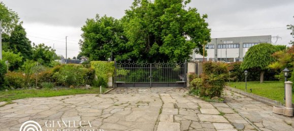 4 bedrooms Apartment in Moncalieri, Italy No. 302423 8