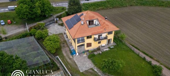 4 bedrooms Apartment in Moncalieri, Italy No. 302423 4