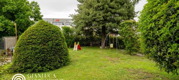 4 bedrooms Apartment in Moncalieri, Italy No. 302423 9