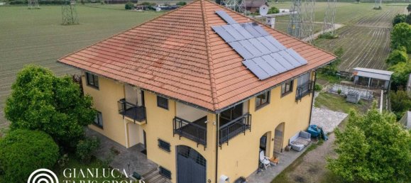 4 bedrooms Apartment in Moncalieri, Italy No. 302423 2