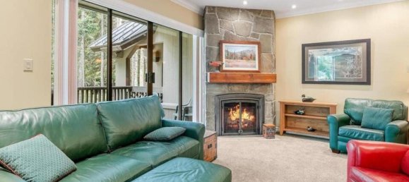 2 bedrooms House in British Columbia, Canada No. 1050 3