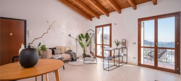 4-salle Appartement à Viano, Italy No. 174582 4