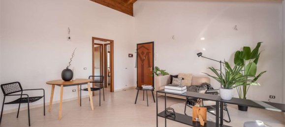 4-salle Appartement à Viano, Italy No. 174582 5