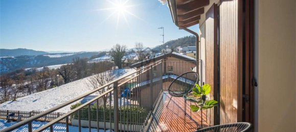 4-salle Appartement à Viano, Italy No. 174582 8