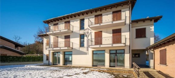 4-salle Appartement à Viano, Italy No. 174582 15