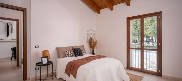 4-salle Appartement à Viano, Italy No. 174582 9